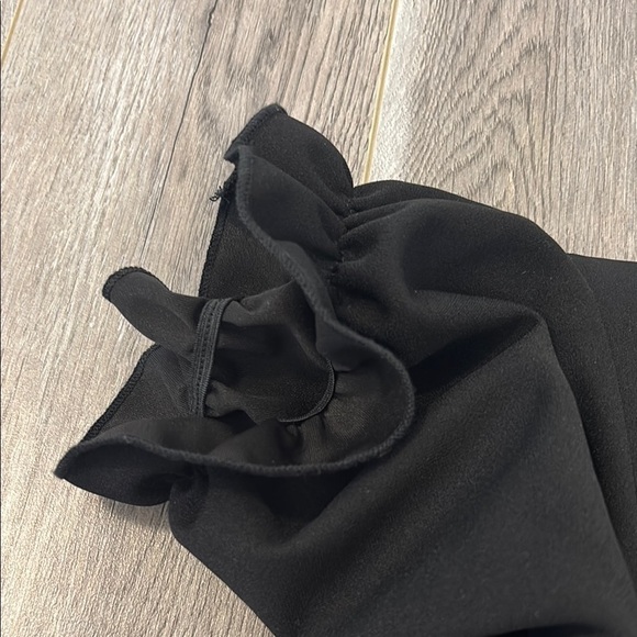 SHEIN Black Puff Sleeve Asymmetrical Blouse - Picture 5 of 6